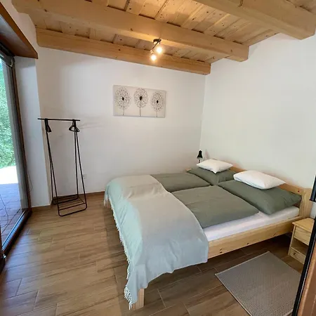 Apartment Lesence Vendeghaz *