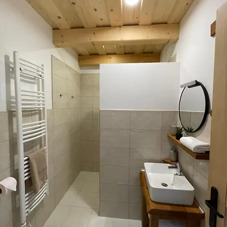 Apartment Lesence Vendeghaz