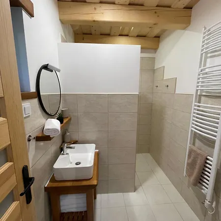 Lesence Vendeghaz Apartment