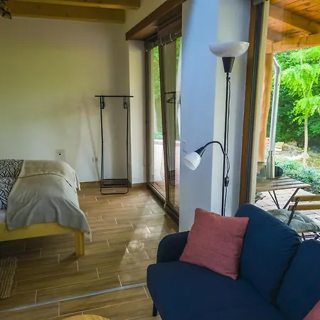 Lesence Vendeghaz Apartamento *